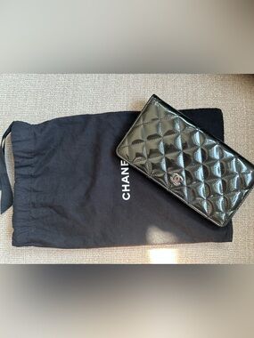Authentic CHANEL Black Quilted Patent Leather Card Holder with Silver CC